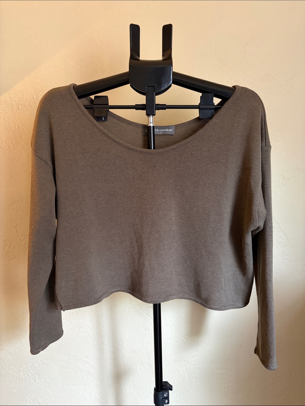 Kandis&KandisMan Cropped Boatneck Long-Sleeve Top in Olive